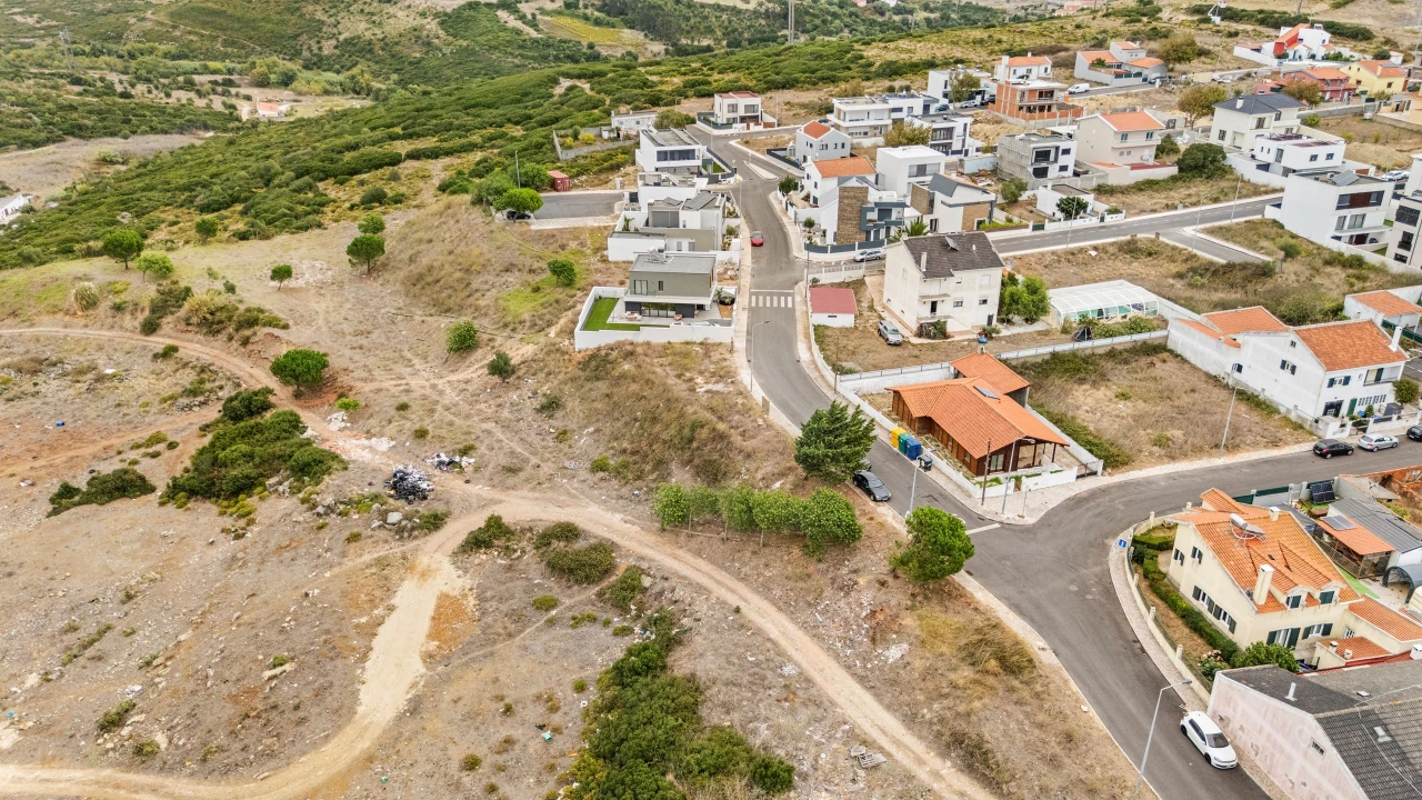 Moradia T4 para Venda em São Domingos de Rana Foto 18