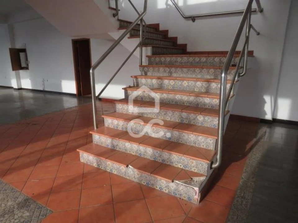 Armazém para Venda em Quinta do Anjo Foto 9