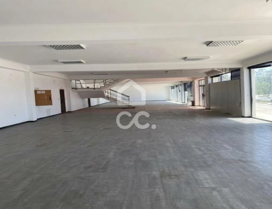 Armazém para Venda em Quinta do Anjo Foto 7
