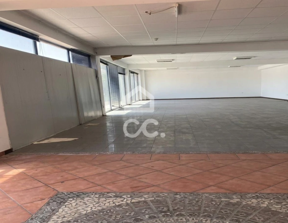Armazém para Venda em Quinta do Anjo Foto 16