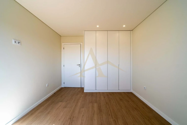 Apartamento T3 para Venda em Santa Marinha Foto 18