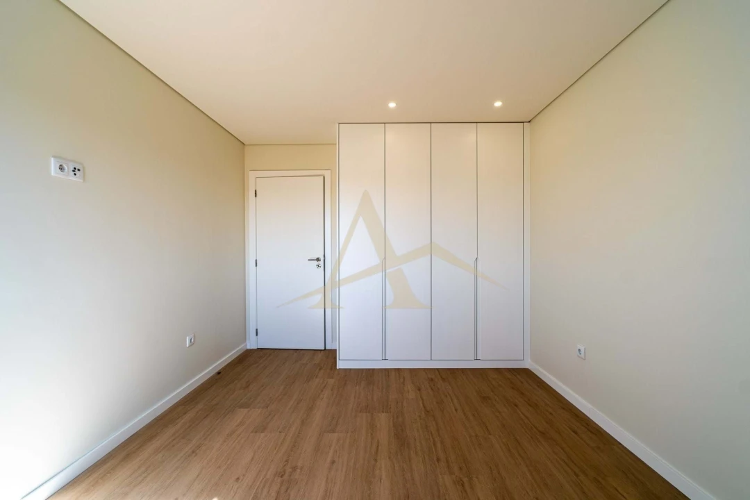 Apartamento T3 para Venda em Santa Marinha Foto 18