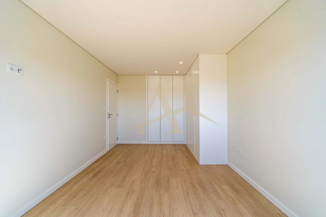 Apartamento T3 para Venda em Santa Marinha Foto 15