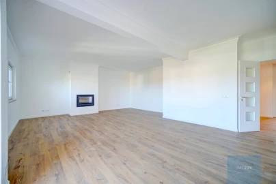 Apartamento T5 para Arrendamento em Cascais e Estoril