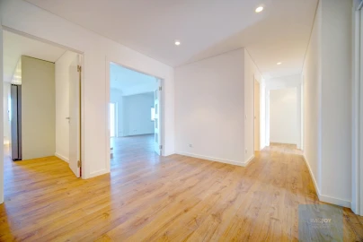 Apartamento T5 para Arrendamento em Cascais e Estoril
