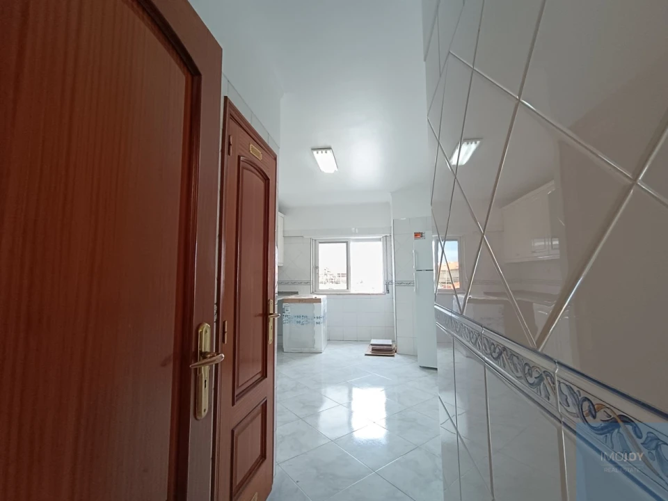 Apartamento T3 para Arrendamento em São Domingos de Rana Foto 10