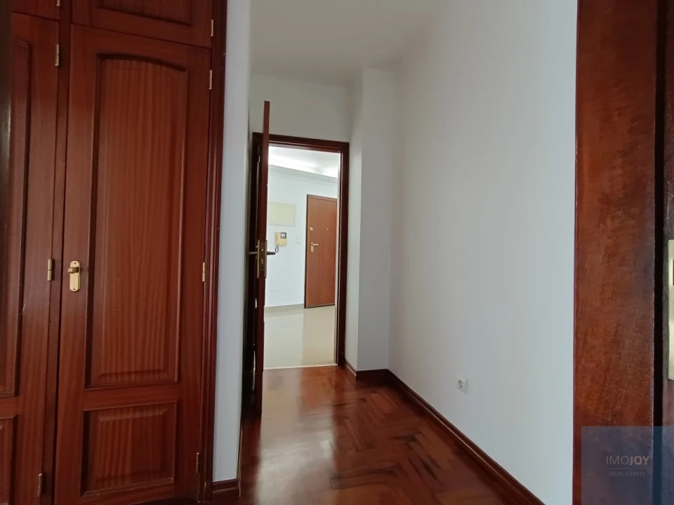 Apartamento T3 para Arrendamento em São Domingos de Rana Foto 21