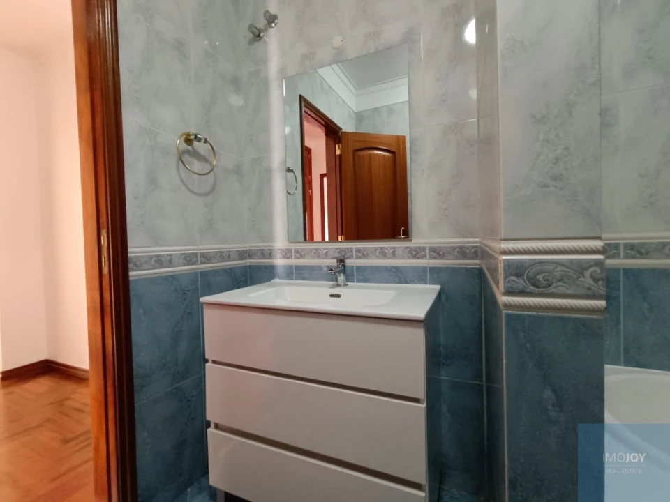 Apartamento T3 para Arrendamento em São Domingos de Rana Foto 28