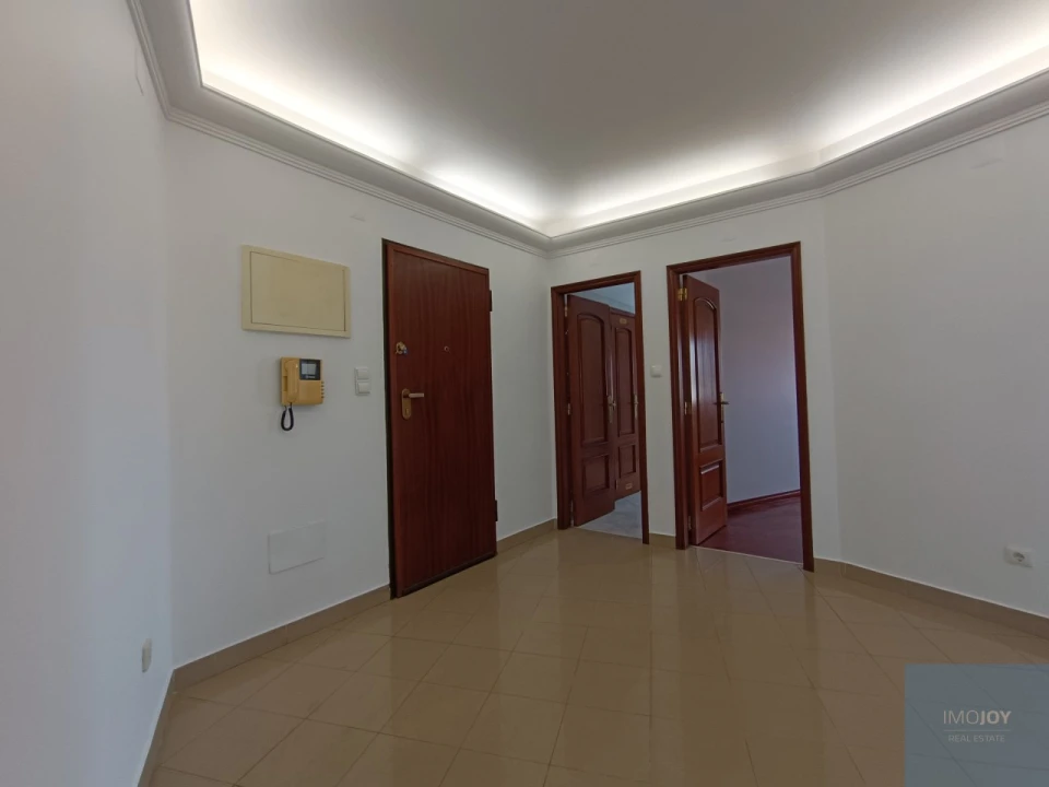 Apartamento T3 para Arrendamento em São Domingos de Rana Foto 33