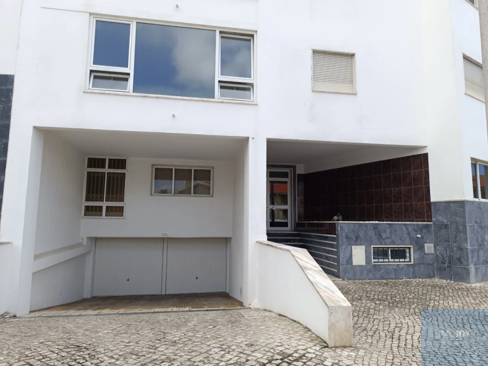 Apartamento T3 para Arrendamento em São Domingos de Rana Foto 43