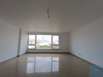 Apartamento T3 para Arrendamento em São Domingos de Rana