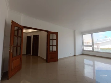Apartamento T3 para Arrendamento em São Domingos de Rana