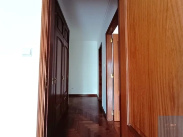 Apartamento T3 para Arrendamento em São Domingos de Rana