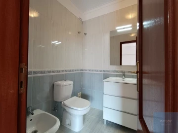Apartamento T3 para Arrendamento em São Domingos de Rana