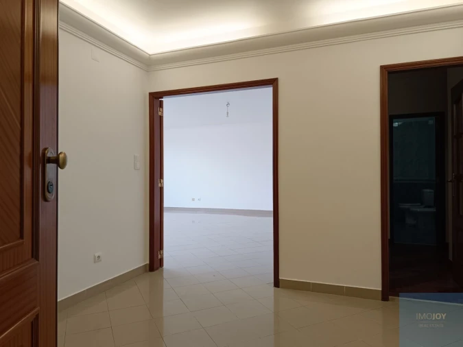 Apartamento T3 para Arrendamento em São Domingos de Rana Foto 31