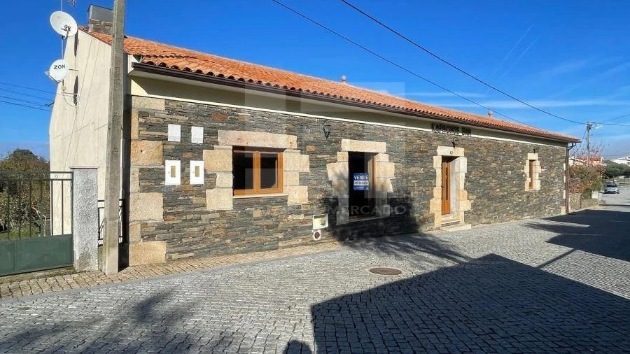 Prédio para Venda em Valongo dos Azeites