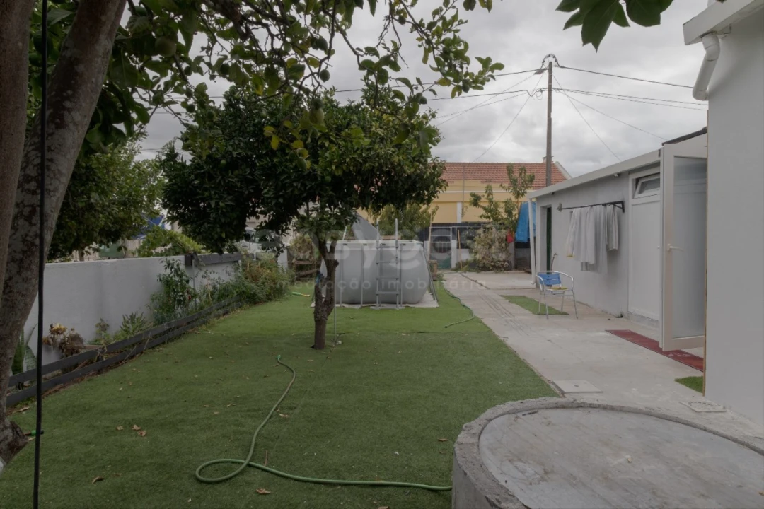 Moradia T4 para Venda em Alhos Vedros Foto 14