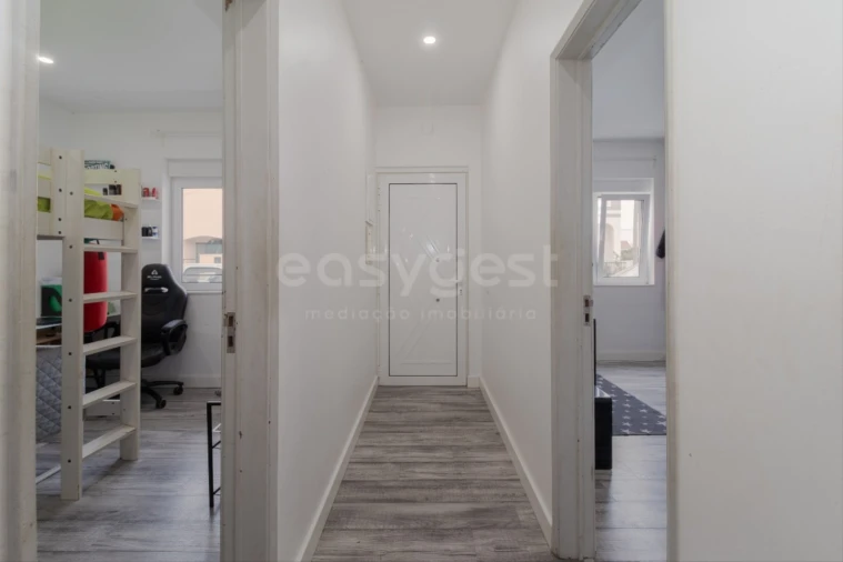 Moradia T4 para Venda em Alhos Vedros Foto 5