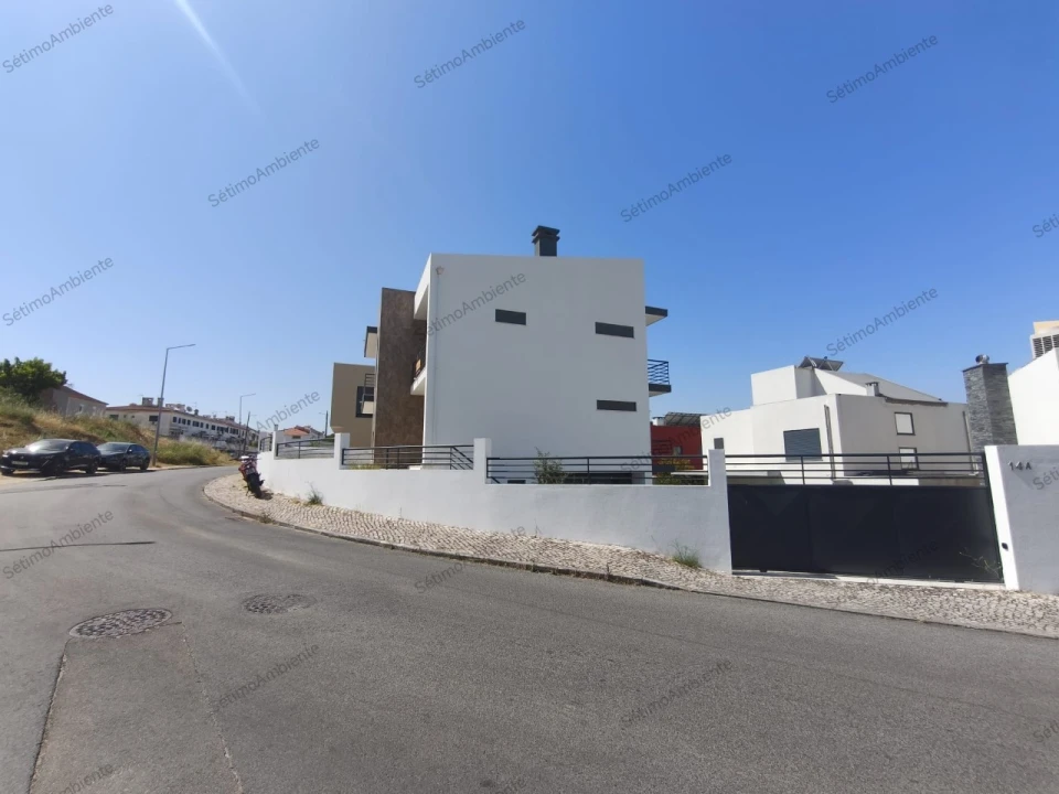 Moradia T5 para Venda em Laranjeiro e Feijó Foto 19