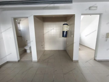 Moradia T5 para Venda em Laranjeiro e Feijó