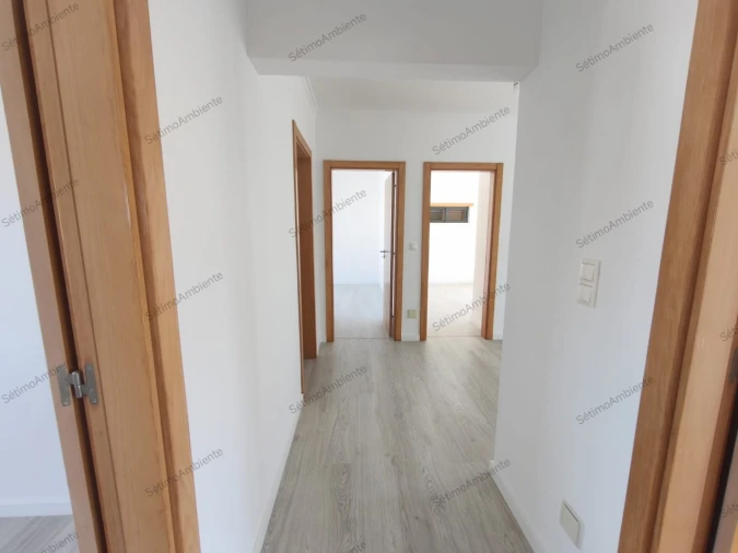 Moradia T5 para Venda em Laranjeiro e Feijó Foto 3