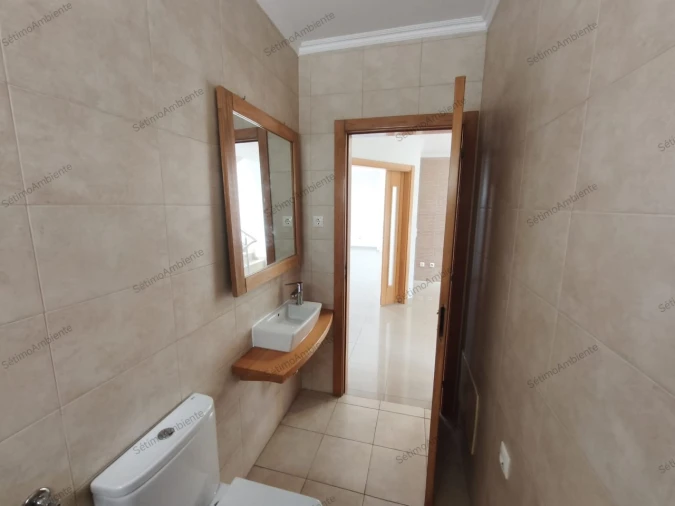 Moradia T5 para Venda em Laranjeiro e Feijó Foto 5