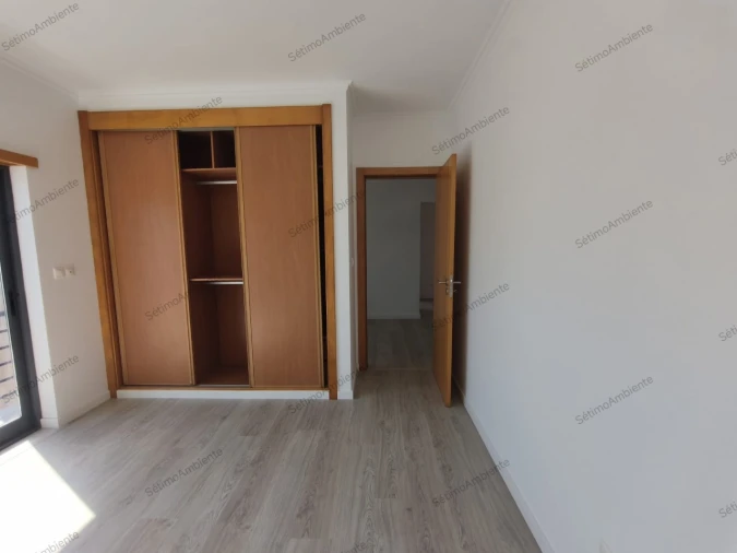 Moradia T5 para Venda em Laranjeiro e Feijó Foto 30