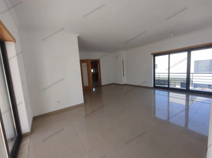 Moradia T5 para Venda em Laranjeiro e Feijó Foto 44