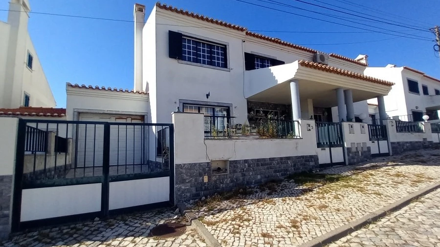 Moradia T4 para Venda em Santo Isidoro