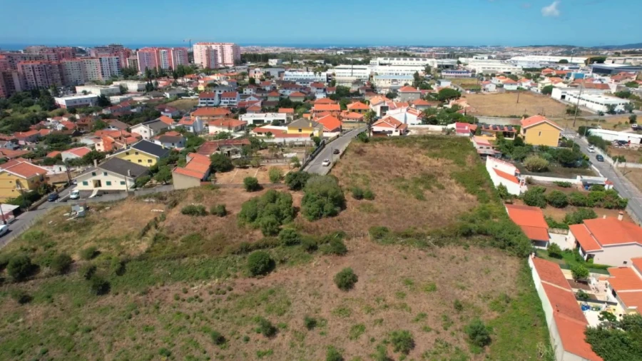 Terreno para Venda em Cacém e São Marcos