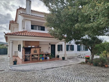 Moradia T5 para Venda em Porto de Mós - São João Baptista e São Pedro