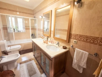 Moradia T5 para Venda em Porto de Mós - São João Baptista e São Pedro