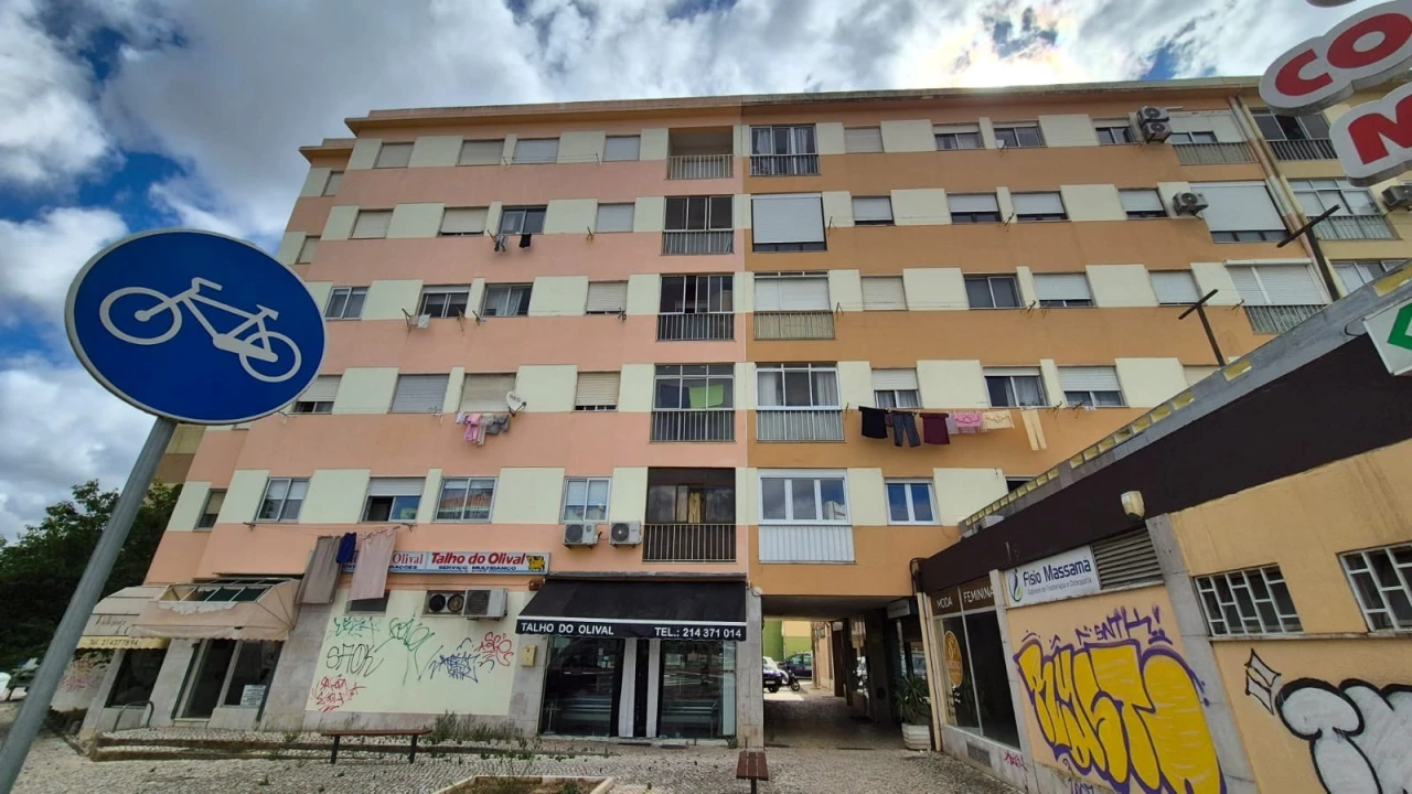 Apartamento T3 para Venda em Massamá e Monte Abraão Foto 8