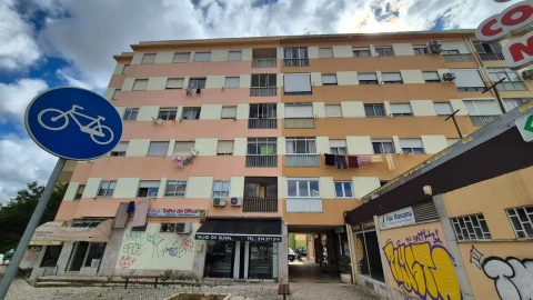 Apartamento T3 para Venda em Massamá e Monte Abraão