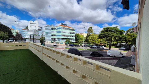 Apartamento T3 para Venda em Massamá e Monte Abraão