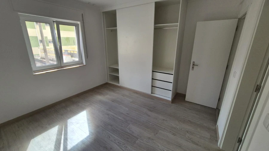Apartamento T3 para Venda em Massamá e Monte Abraão Foto 13