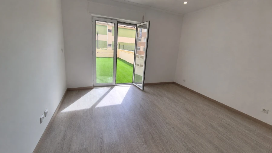 Apartamento T3 para Venda em Massamá e Monte Abraão Foto 18