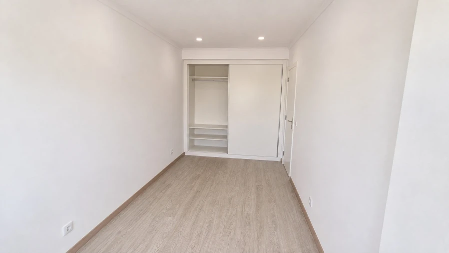 Apartamento T3 para Venda em Massamá e Monte Abraão Foto 20