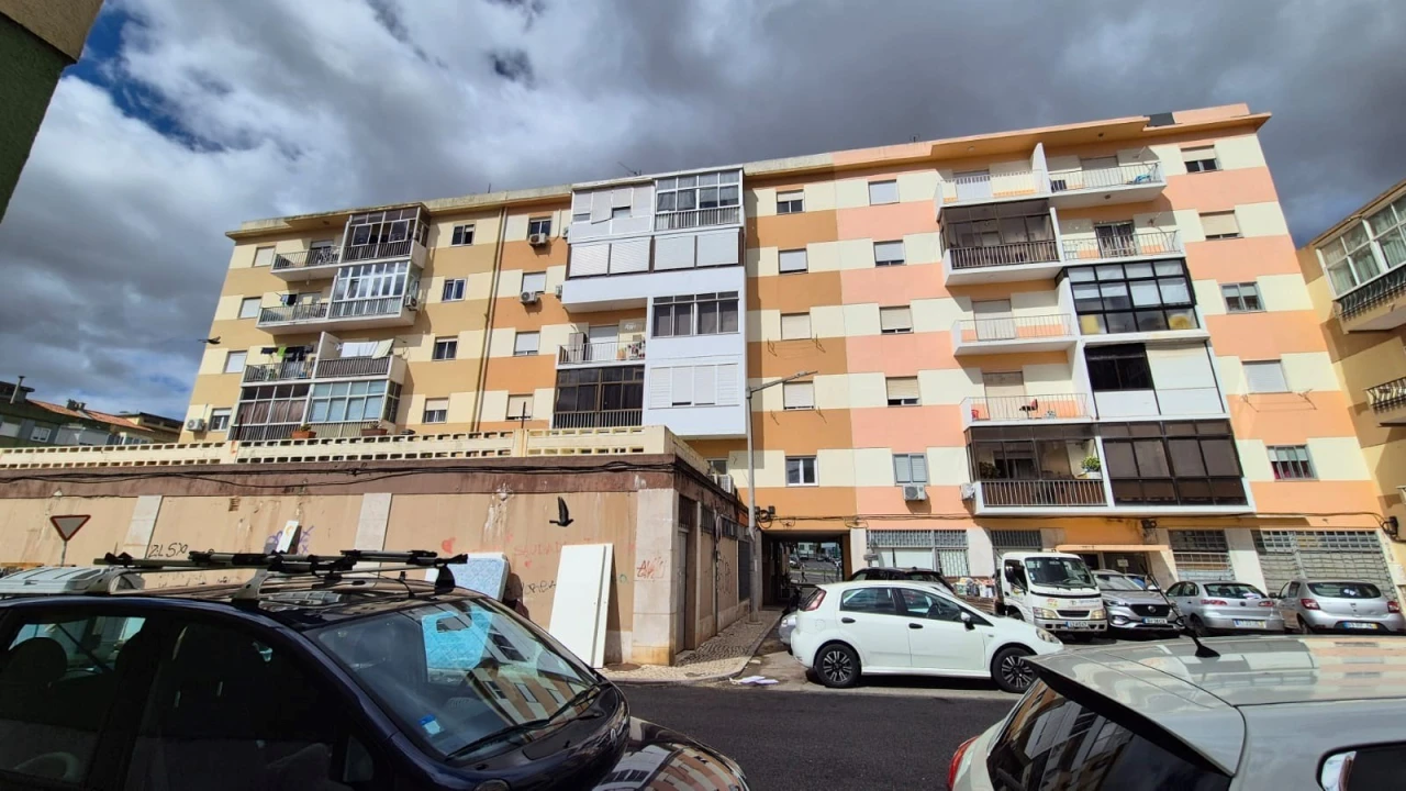 Apartamento T3 para Venda em Massamá e Monte Abraão Foto 5