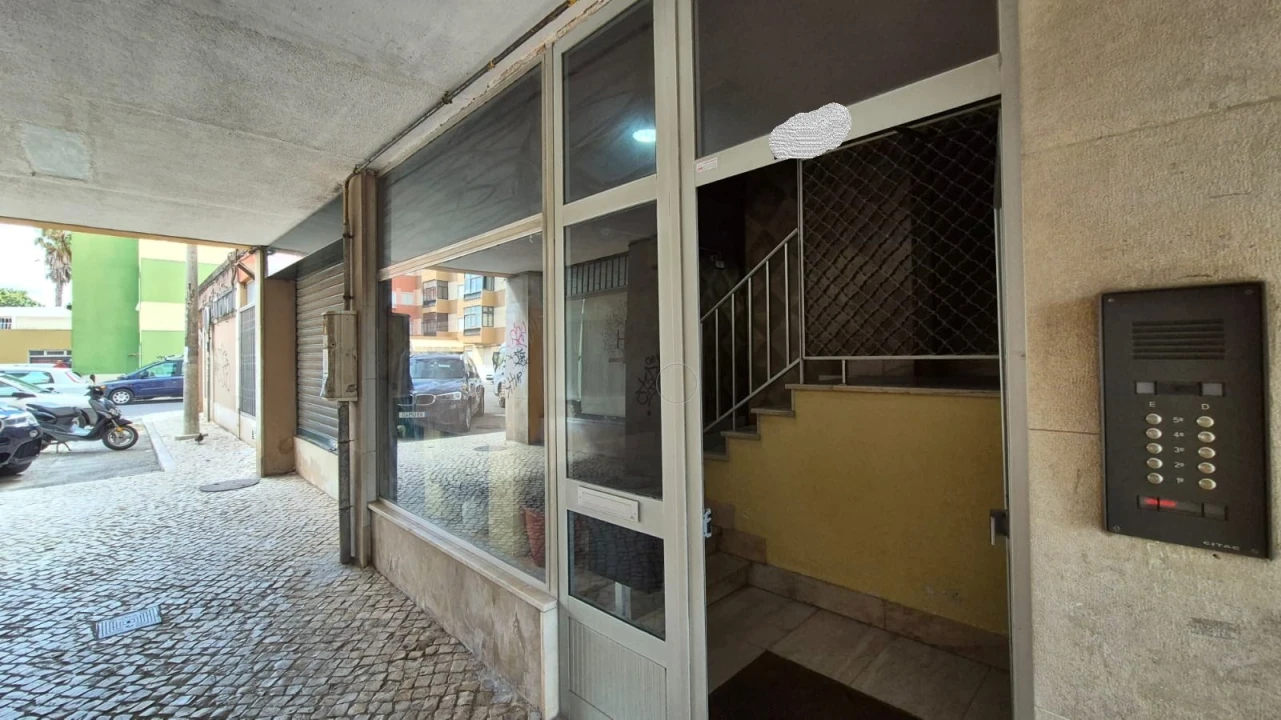 Apartamento T3 para Venda em Massamá e Monte Abraão Foto 10