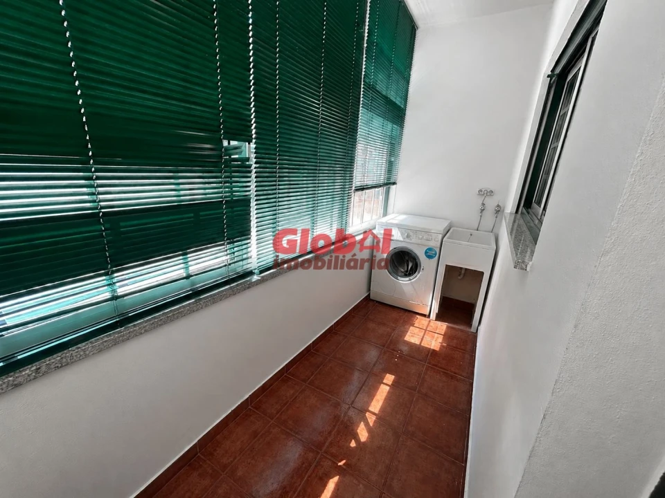 Moradia T4 para Venda em Abraveses Foto 4