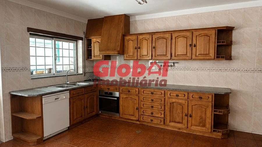 Moradia T4 para Venda em Abraveses