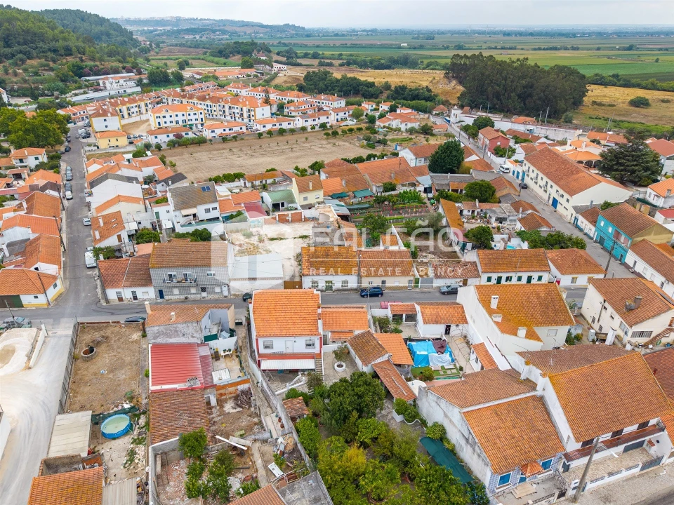 Moradia T2 para Venda em Vale de Santarem Foto 37