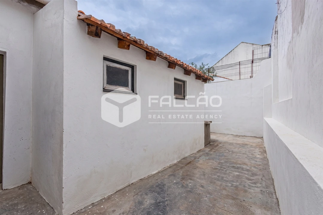 Moradia T2 para Venda em Vale de Santarem Foto 52