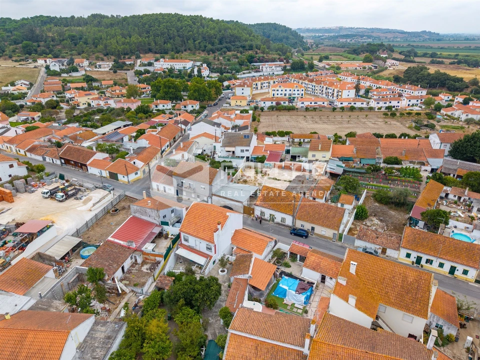 Moradia T2 para Venda em Vale de Santarem Foto 36