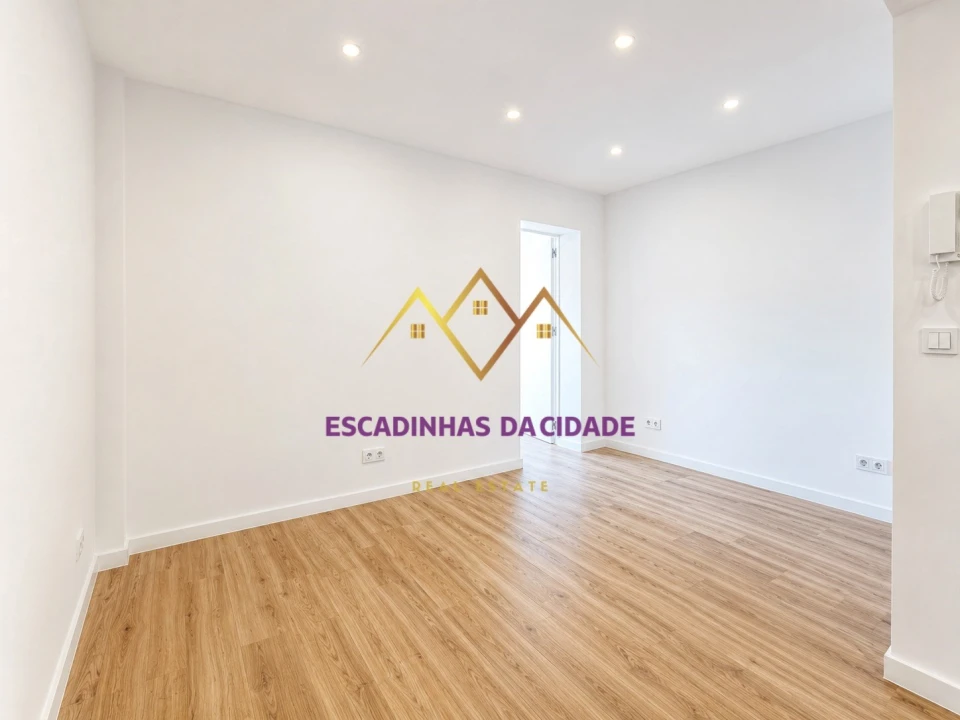 Apartamento T2 para Venda em Queluz e Belas Foto 4