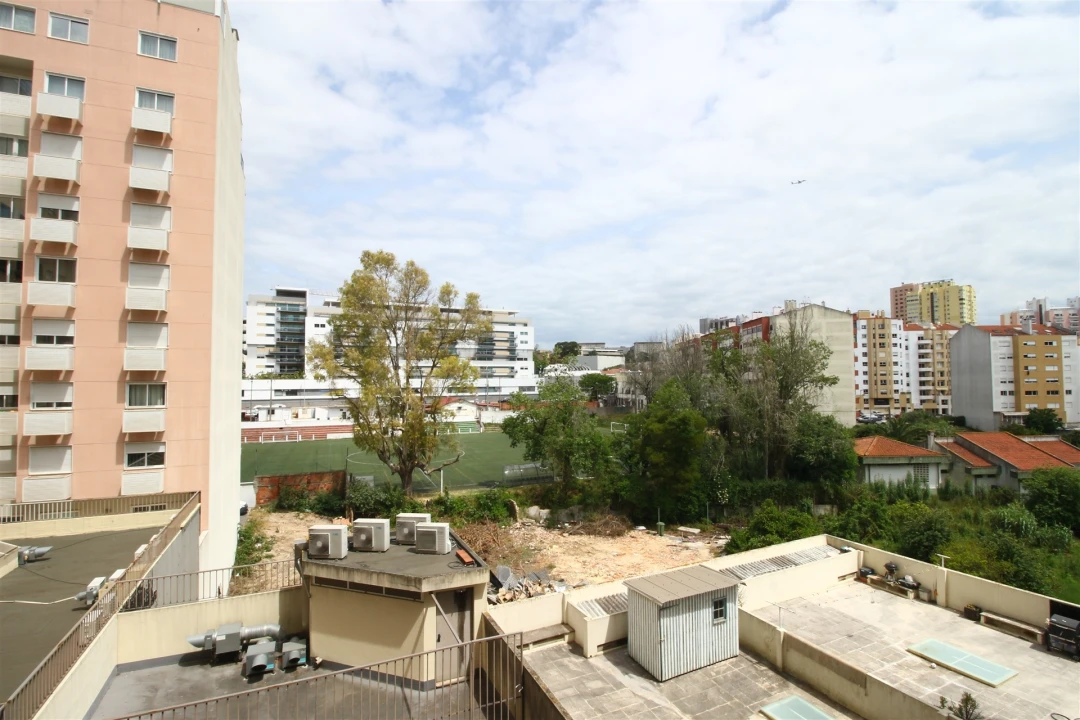 Apartamento T3 para Venda em São Domingos de Benfica Foto 13