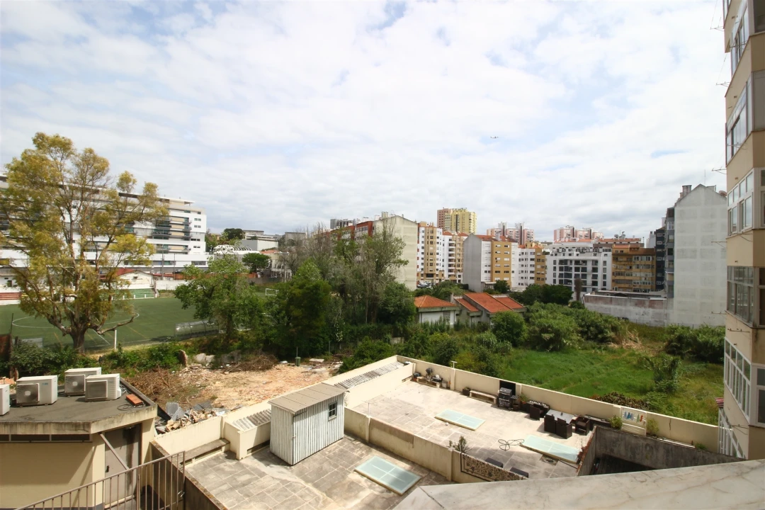 Apartamento T3 para Venda em São Domingos de Benfica Foto 14