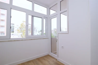 Apartamento T3 para Venda em São Domingos de Benfica
