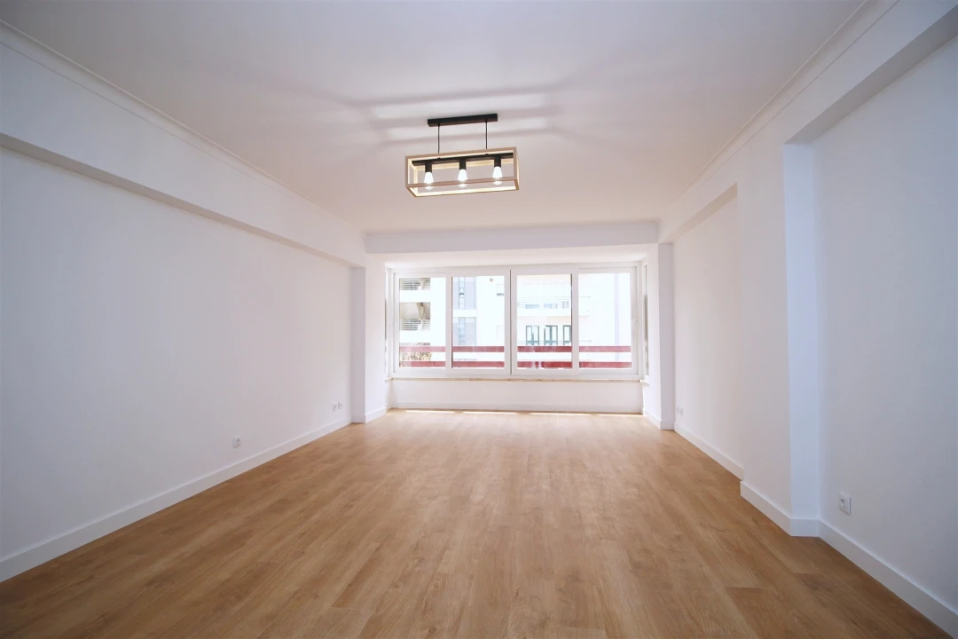 Apartamento T3 para Venda em São Domingos de Benfica Foto 2